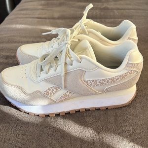 Women’s used REEBOK